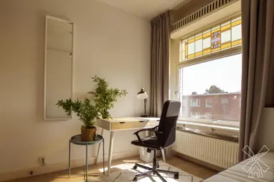 room de 79m2 à louer pour 925€/mois à Goeverneurlaan, The Hague