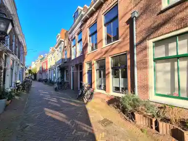 93m2 studio te huur voor 2425€/maand in Groenesteeg 44, Leiden