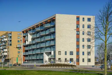 119m2 apartment to rent for 1675€/month in Aziëlaan 205, Alphen aan den Rijn