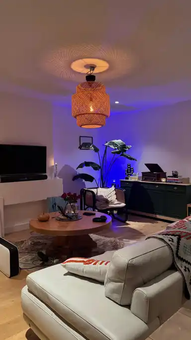 room 80τ.μ. προς ενοικίαση για 1000€/μήνα στην περιοχή Zijlweg, Haarlem