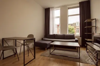 room de 45m2 à louer pour 1100€/mois à Paul Krugerlaan, The Hague