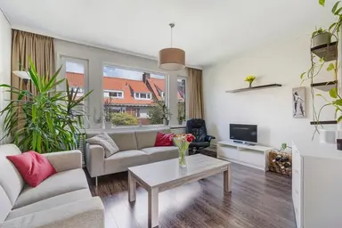 apartment de 96m2 à louer pour 2000€/mois à Van der Palmstraat 81, Voorburg