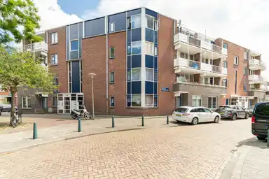 apartment de 110m2 à louer pour 2650€/mois à Charlotte de Bourbonplein 34, The Hague