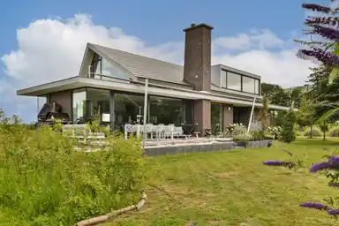 320m2 house to rent for 4950€/month in Dorpeldijk 13, Woerden