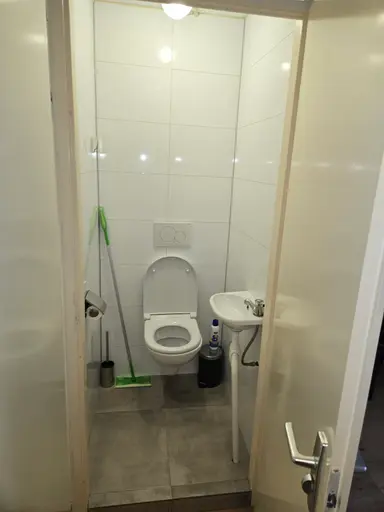 room 25τ.μ. προς ενοικίαση για 1450€/μήνα στην περιοχή Valutaboulevard, Amsterdam
