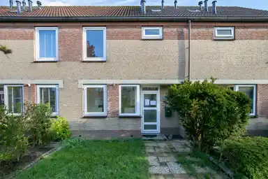 116m2 house to rent for 1370€/month in Annette Poelmanstraat 33, Heemskerk