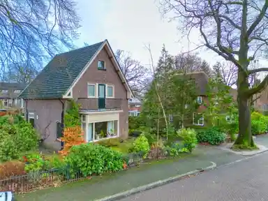 122m2 house to rent for 2200€/month in Frederikslaan, Apeldoorn
