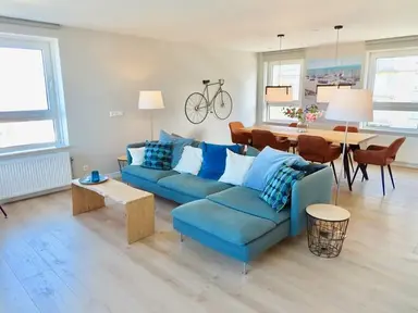 117m2 apartment to rent for 2995€/month in Gevers Deynootweg 760, The Hague