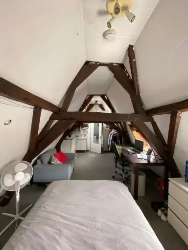 room de 20m2 à louer pour 1050€/mois à Noordeinde 13, Delft