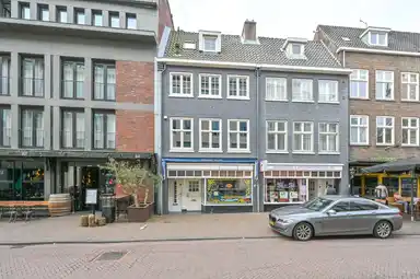 apartment de 96m2 à louer pour 2750€/mois à Damstraat 8, Haarlem