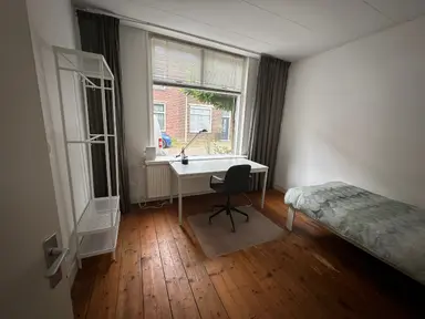 room de 14m2 à louer pour 975€/mois à Ruivenstraat, Delft