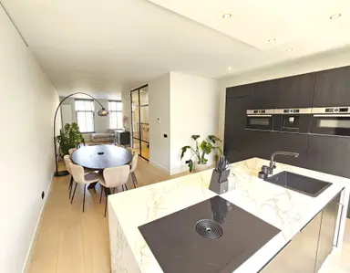 apartment de 113m2 à louer pour 2975€/mois à Van Oosterzeestraat 22A, Rotterdam
