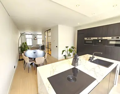 apartment de 113m2 à louer pour 2975€/mois à Van Oosterzeestraat 22A, Rotterdam