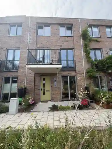 house de 134m2 à louer pour 3250€/mois à Blueslaan 12, Haarlem