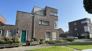 146m2 house to rent for 1225€/month in Lange Spruitstraat 38, Klazienaveen