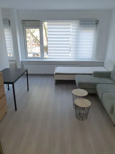 25m2 studio to rent for 1250€/month in Pleinweg, Rotterdam