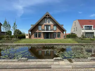 120m2 apartment to rent for 3950€/month in Westeinderweg 11, Leidschendam