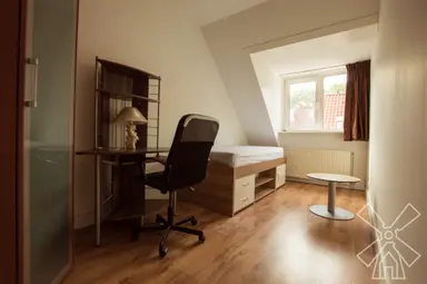 20m2 room to rent for 975€/month in Lidewijdestraat, The Hague