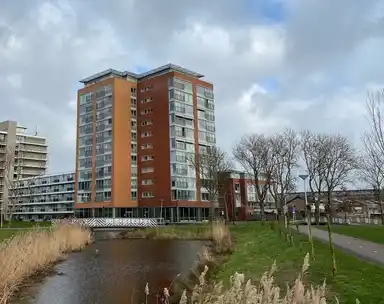 100m2 apartment to rent for 1329€/month in Uranusstraat, Alphen aan den Rijn