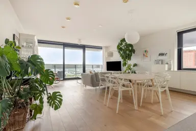 apartment di 91m2 in affitto a 2850€/mese a Anna van Buerenplein 234, The Hague