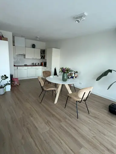 95m2 room zu vermieten für 1080€/Monat in Burgemeester Stramanweg, Amsterdam