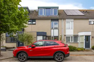 106m2 house te huur voor 2100€/maand in Clariet Kok-van Alphenstraat 35, Leiden