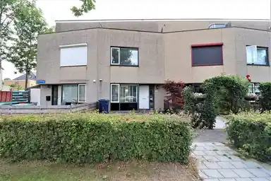 110m2 house to rent for 2350€/month in Parkwijklaan, Almere