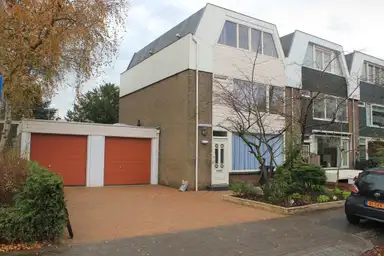 180m2 house zu vermieten für 5300€/Monat in Bourgondischelaan 41, Amstelveen