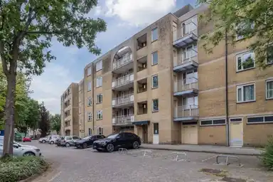 65m2 apartment to rent for 913€/month in Londenstraat 142, Zoetermeer
