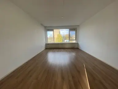 85m2 apartment à louer pour 1035€/mois à Nieuwlandplein, Schiedam