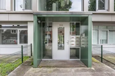 106m2 apartment to rent for 2173€/month in Parklaan, Hoofddorp