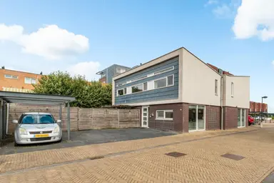143m2 house to rent for 2449€/month in Fortuyn 4, Lelystad