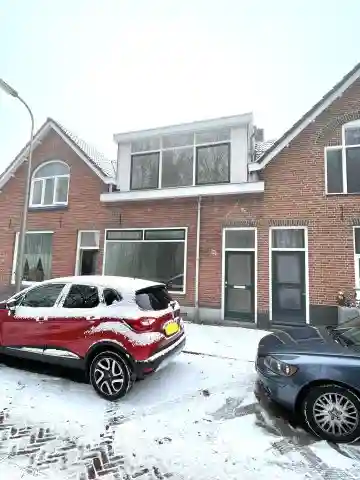 101m2 house zur Miete für 1045€/Monat in Oostburgweg, Enschede