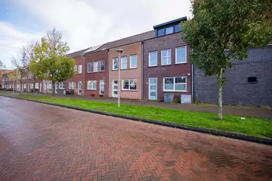 140μ² house προς ενοικίαση για 2395€/μήνα σε Denemarkenstraat 50, Almere