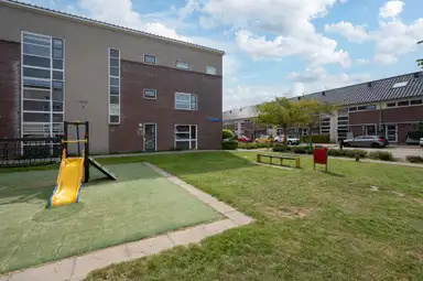 188μ² house προς ενοικίαση για 2450€/μήνα σε Eric de Noormanhof 2, Almere