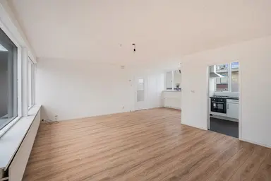 131μ² apartment προς ενοικίαση για 2000€/μήνα σε Paltrokstraat, Zaandam