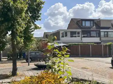 102m2 house à louer pour 1995€/mois à Smallandstraat, Pernis