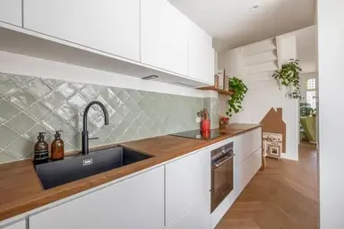 101m2 house à louer pour 2750€/mois à Bladstraat, Utrecht
