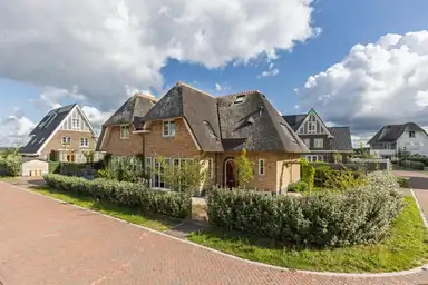 170m2 house à louer pour 3250€/mois à Swaenenvechthof 20, Weesp