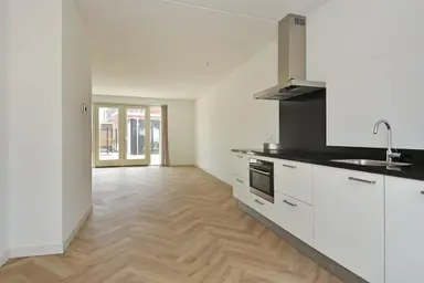 135m2 house à louer pour 2950€/mois à Doris Lessinglaan 116, The Hague
