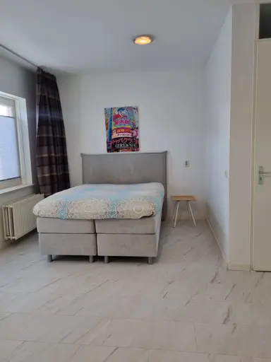 175m2 room te huur voor 1100€/maand in Cornelis Zillesenlaan, Amsterdam