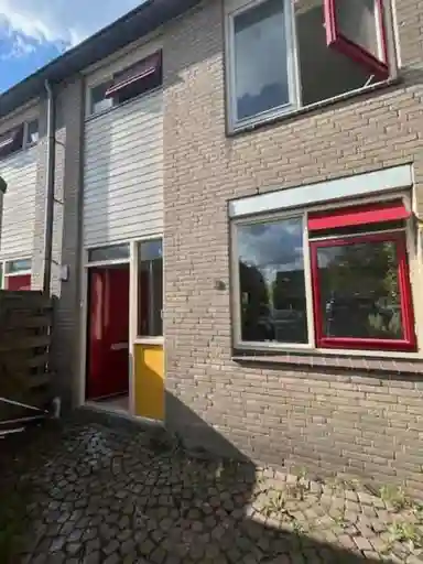 64m2 house te huur voor 840€/maand in Zadelmaker 9, Nieuw-Vennep