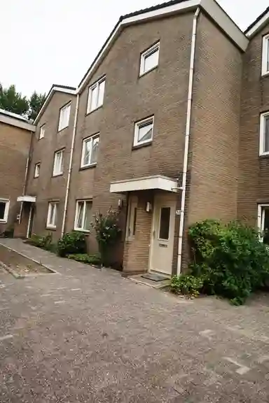 92μ² apartment προς ενοικίαση για 1274€/μήνα σε Zwaarddans, Capelle aan den IJssel