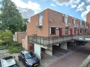 140μ² house προς ενοικίαση για 2200€/μήνα σε Scheldedal, Capelle aan den IJssel