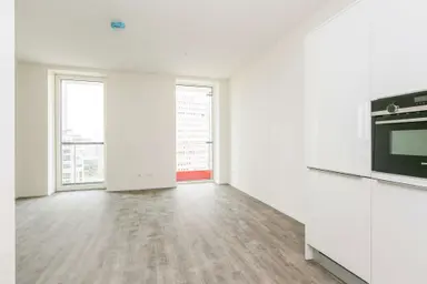 45m2 apartment te huur voor 1250€/maand in Julianaplein 27b, Amsterdam