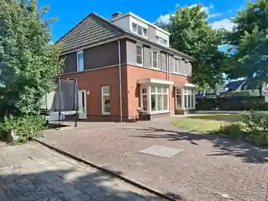 142m2 house te huur voor 1995€/maand in Balsemienlaan, Aalst