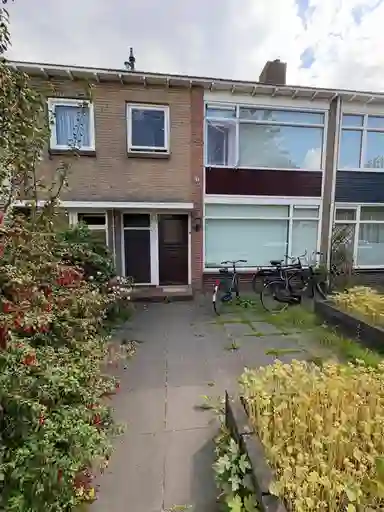 43m2 room to rent for 600€/month in Sjollemastraat 5, Heerenveen