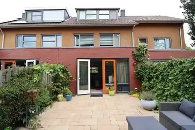 136m2 house te huur voor 3150€/maand in Monseigneur doctor H. Poelslaan, Amstelveen