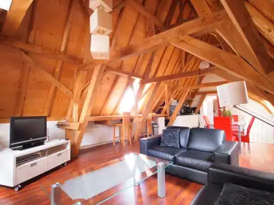 79μ² apartment προς ενοικίαση για 1950€/μήνα σε Markt 9b, Brill