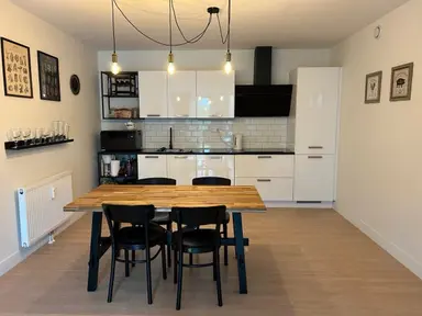 93m2 apartment to rent for 1625€/month in Olivier van Noortstraat 16, Schiedam